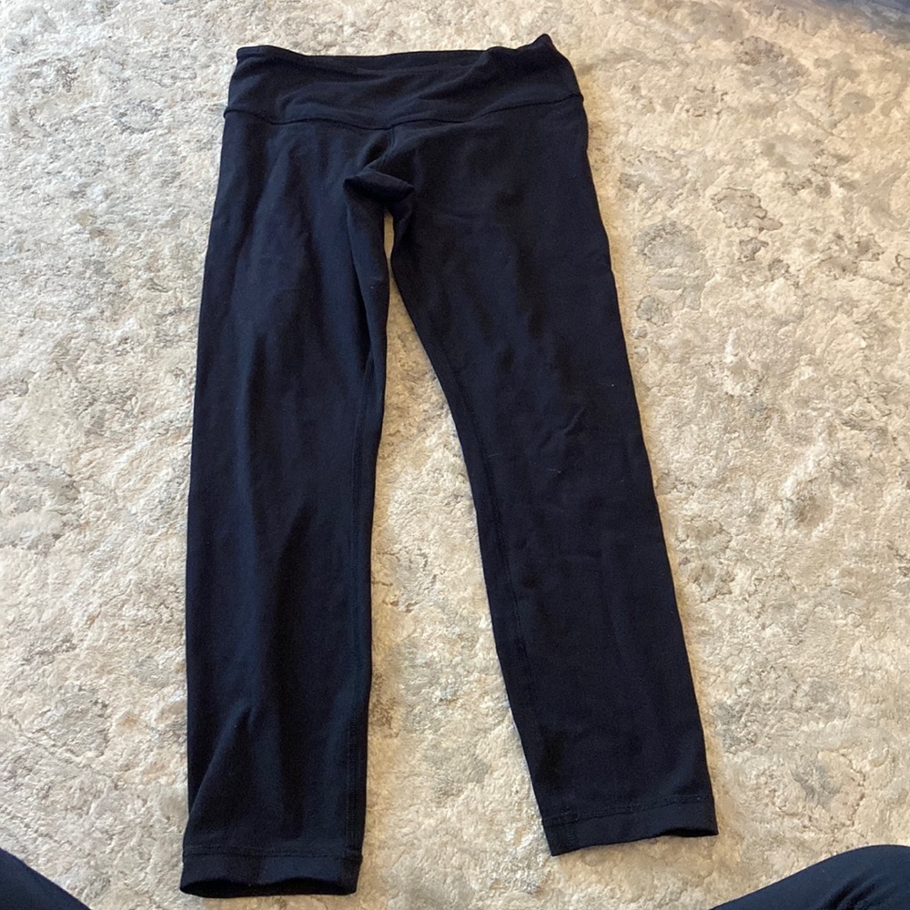 Size 6 lululemon leggings- ankle length
